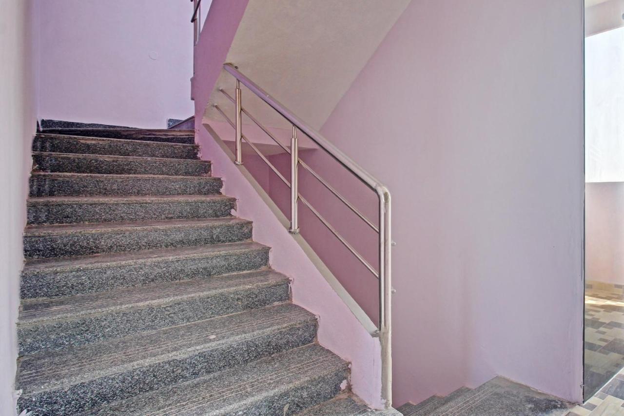 Super Hotel O Lakshmi Royal Inn Warangal Dış mekan fotoğraf