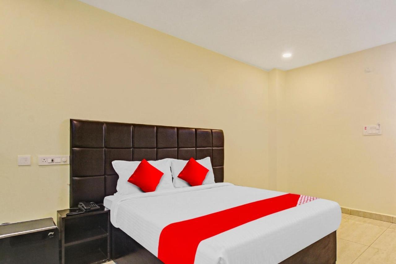 Super Hotel O Lakshmi Royal Inn Warangal Dış mekan fotoğraf