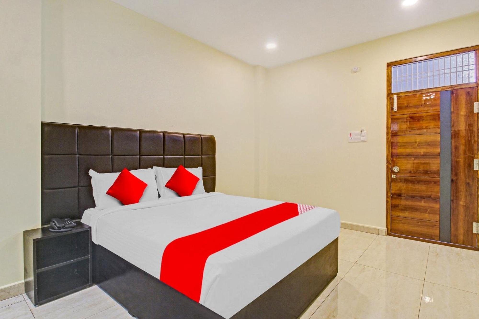 Super Hotel O Lakshmi Royal Inn Warangal Dış mekan fotoğraf