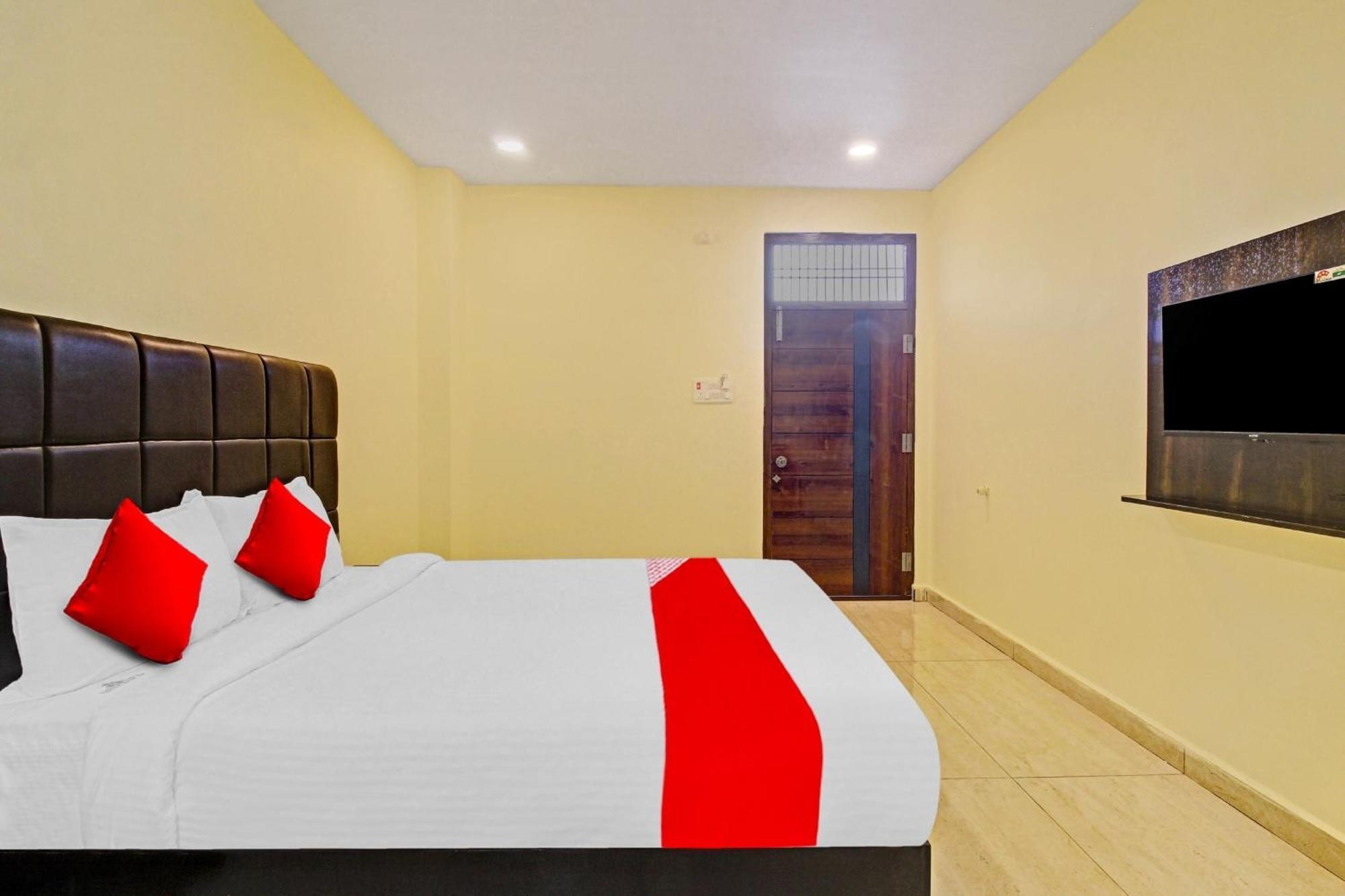 Super Hotel O Lakshmi Royal Inn Warangal Dış mekan fotoğraf