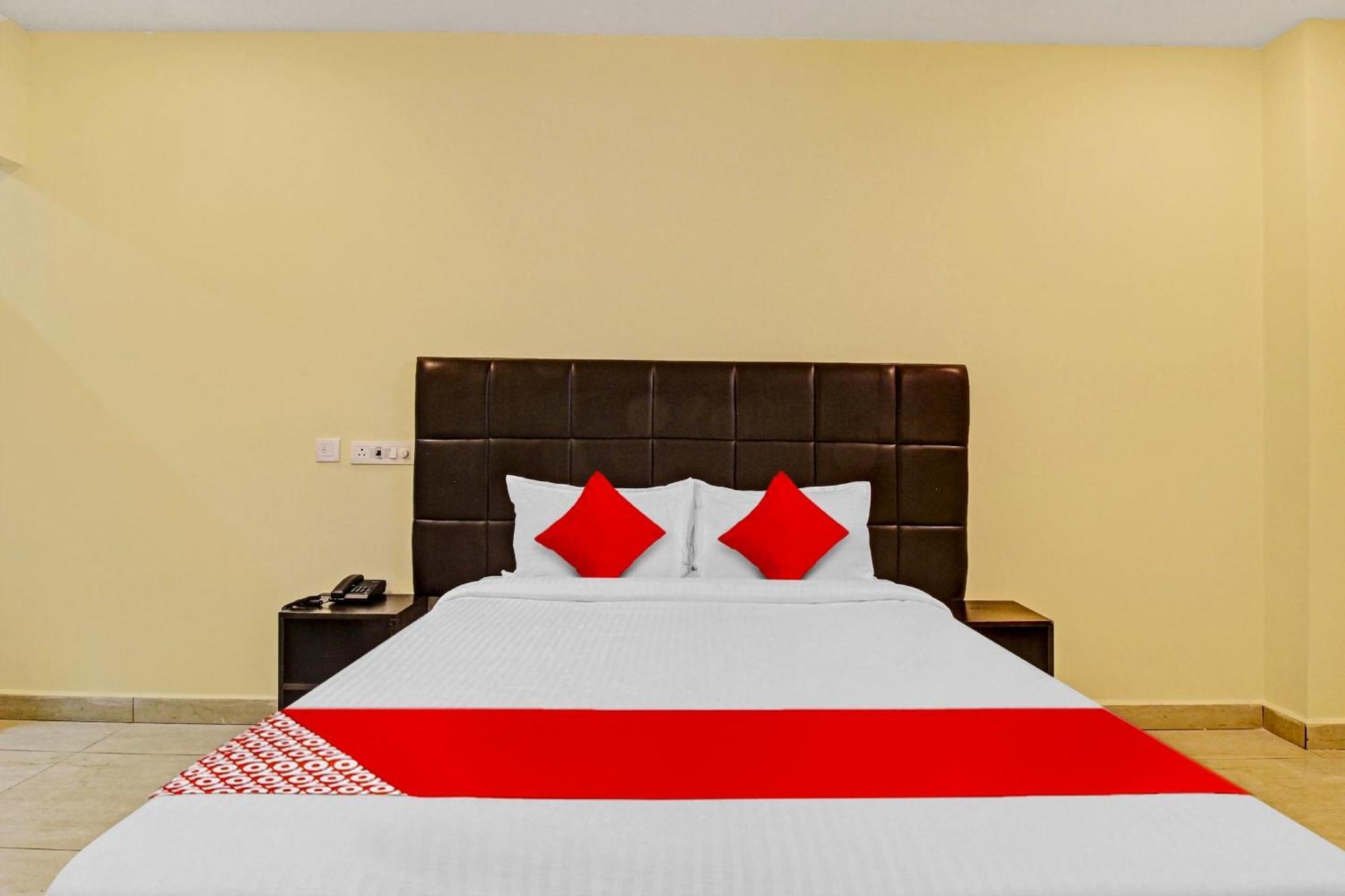 Super Hotel O Lakshmi Royal Inn Warangal Dış mekan fotoğraf